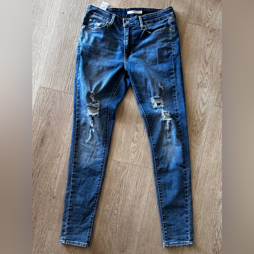 Women’s Levi’s jeans, size 29